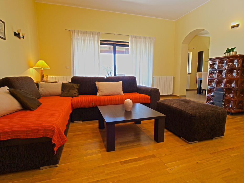 Apartments Milio 1105 Fazana Exterior photo