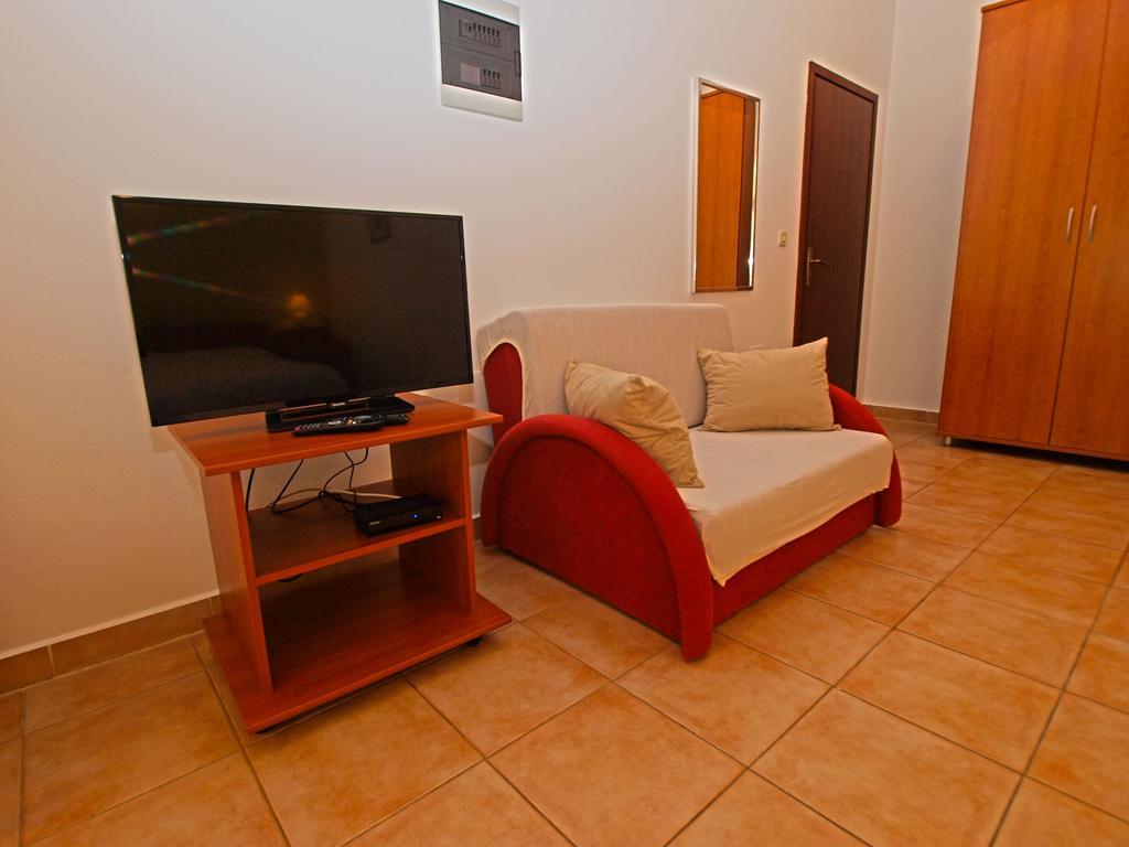 Apartments Milio 1105 Fazana Exterior photo