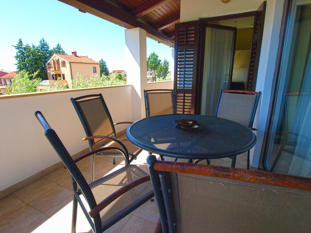 Apartments Milio 1105 Fazana Exterior photo