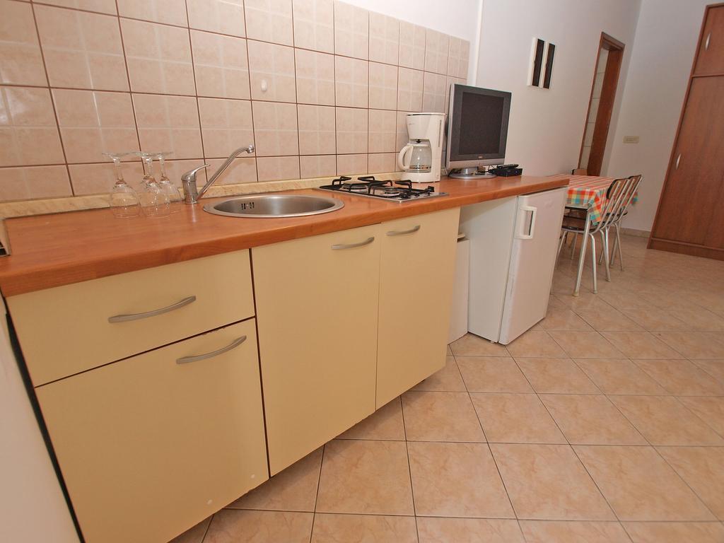 Apartments Milio 1105 Fazana Exterior photo